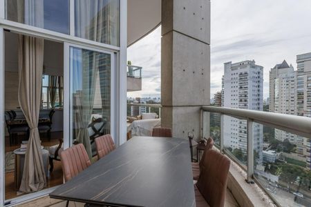 Apartamento à venda com 157m², 2 quartos e 3 vagas