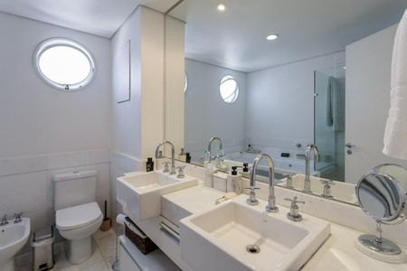 Apartamento à venda com 157m², 2 quartos e 3 vagas