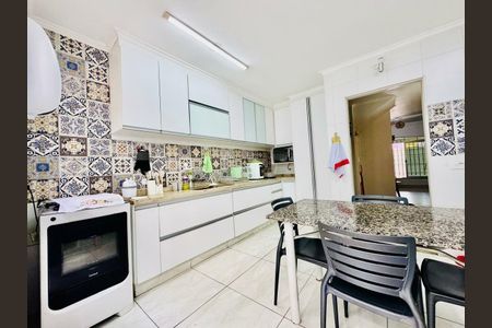 Casa à venda com 130m², 3 quartos e 2 vagas