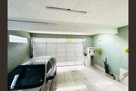 Casa à venda com 130m², 3 quartos e 2 vagas