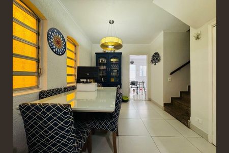 Casa à venda com 130m², 3 quartos e 2 vagas