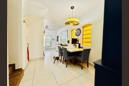 Casa à venda com 130m², 3 quartos e 2 vagas