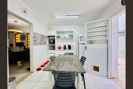Casa à venda com 130m², 3 quartos e 2 vagas