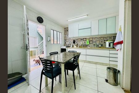 Casa à venda com 130m², 3 quartos e 2 vagas