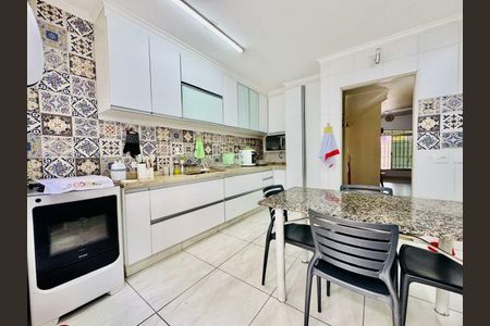 Casa à venda com 130m², 3 quartos e 2 vagas