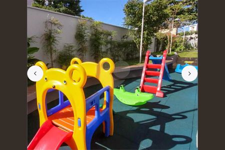 Apartamento à venda com 2 quartos, 54m² em Quitaúna, Osasco