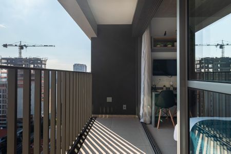 Studio para alugar com 21m², 1 quarto e sem vaga Studio para alugar com 21m², 1 quarto e sem vagaVaranda