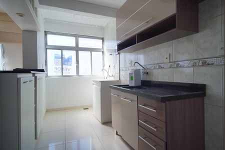 Cozinha de apartamento para alugar com 1 quarto, 46m² em Vila Ipiranga, Porto Alegre