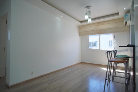 Sala de apartamento para alugar com 1 quarto, 46m² em Vila Ipiranga, Porto Alegre
