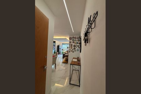 Apartamento à venda com 75m², 2 quartos e 1 vagaCorredor