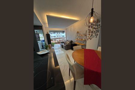 Sala de apartamento à venda com 2 quartos, 75m² em Barra da Tijuca, Rio de Janeiro