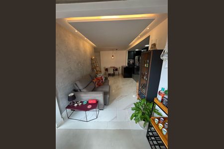 Apartamento à venda com 75m², 2 quartos e 1 vagaSala