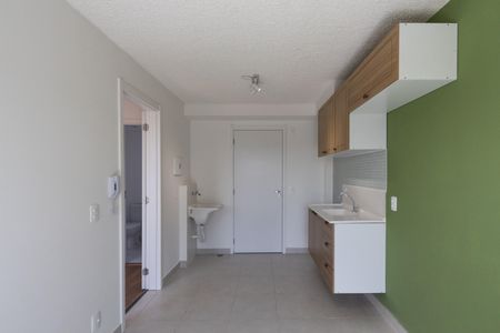 Sala de apartamento para alugar com 1 quarto, 27m² em Parque Industrial Tomas Edson, São Paulo