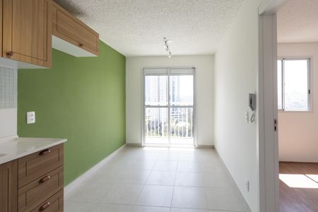 Sala de apartamento para alugar com 1 quarto, 27m² em Parque Industrial Tomas Edson, São Paulo