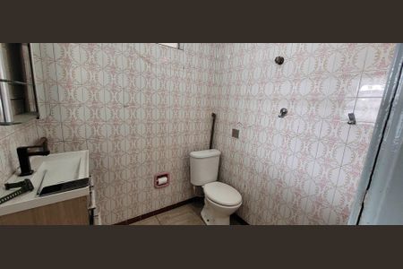 Casa para alugar com 120m², 2 quartos e 2 vagas Casa para alugar com 120m², 2 quartos e 2 vagasBanheiro