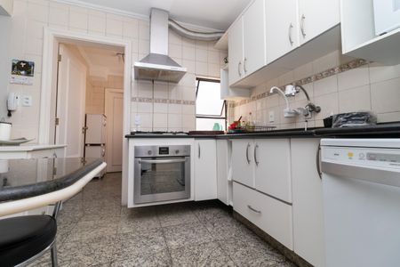 Apartamento para alugar com 105m², 3 quartos e 2 vagasCozinha