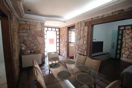 Casa para alugar com 420m², 3 quartos e 3 vagasCopa