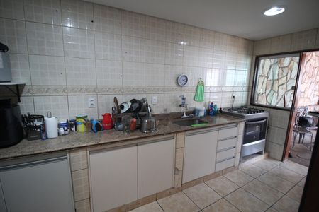 Casa para alugar com 420m², 3 quartos e 3 vagasCozinha