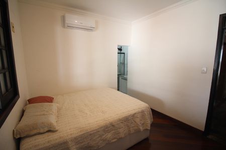 Casa para alugar com 420m², 3 quartos e 3 vagasSuíte