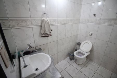 Casa para alugar com 420m², 3 quartos e 3 vagasBanheiro