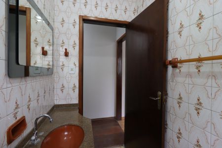 Casa à venda com 166m², 3 quartos e 2 vagasBanheiro Social 2