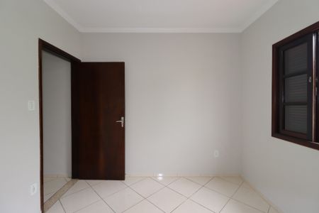 Casa à venda com 166m², 3 quartos e 2 vagasQuarto 1