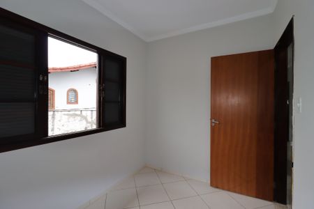 Casa à venda com 166m², 3 quartos e 2 vagasQuarto 2