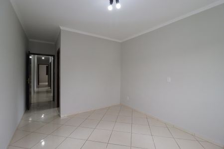 Casa à venda com 166m², 3 quartos e 2 vagasSuíte
