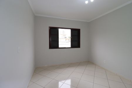 Casa à venda com 166m², 3 quartos e 2 vagasSuíte