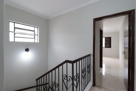 Casa à venda com 166m², 3 quartos e 2 vagasCorredor piso superior