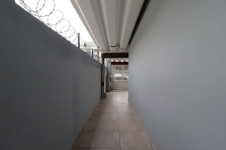 Casa à venda com 166m², 3 quartos e 2 vagasCorredor externo