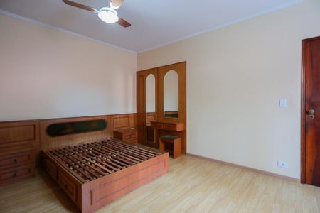 Casa para alugar com 250m², 3 quartos e 5 vagas Casa para alugar com 250m², 3 quartos e 5 vagasSuíte