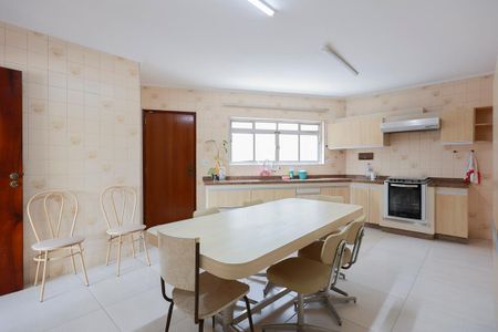 Casa para alugar com 250m², 3 quartos e 5 vagas Casa para alugar com 250m², 3 quartos e 5 vagasCozinha