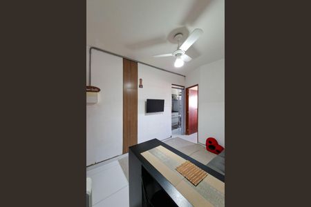 Sala de apartamento para alugar com 1 quarto, 33m² em Guilhermina, Praia Grande
