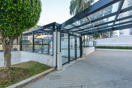 Apartamento à venda com 80m², 3 quartos e 2 vagasFachada e portaria