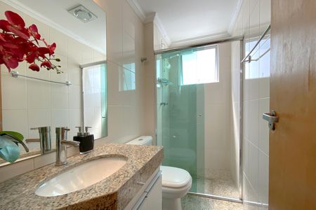 Apartamento à venda com 223m², 4 quartos e 3 vagas Apartamento à venda com 223m², 4 quartos e 3 vagasBanheiro Social