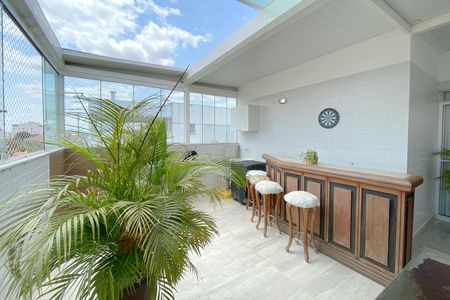 Apartamento à venda com 223m², 4 quartos e 3 vagas Apartamento à venda com 223m², 4 quartos e 3 vagasCobertura