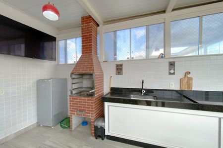 Apartamento à venda com 223m², 4 quartos e 3 vagas Apartamento à venda com 223m², 4 quartos e 3 vagasCobertura