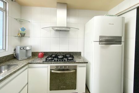 Apartamento à venda com 223m², 4 quartos e 3 vagas Apartamento à venda com 223m², 4 quartos e 3 vagasCozinha