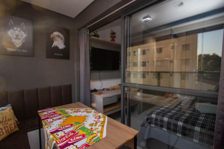 Studio para alugar com 33m², 1 quarto e sem vaga Studio para alugar com 33m², 1 quarto e sem vagaVaranda