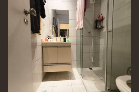 Casa à venda com 223m², 3 quartos e 1 vagaBanheiro 