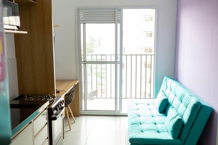 Sala e Cozinha de apartamento para alugar com 1 quarto, 27m² em Vila Butantã, São Paulo