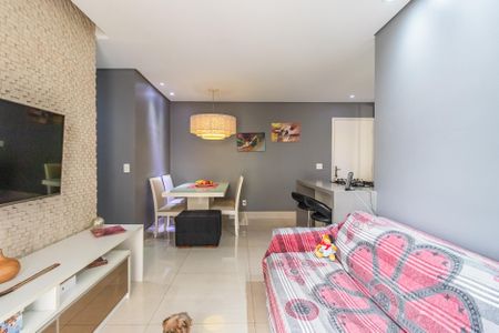 Sala de apartamento à venda com 2 quartos, 72m² em Jardim Tupanci, Barueri