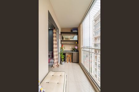 Varanda integrada de apartamento à venda com 2 quartos, 72m² em Jardim Tupanci, Barueri