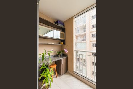 Varanda integrada de apartamento à venda com 2 quartos, 72m² em Jardim Tupanci, Barueri