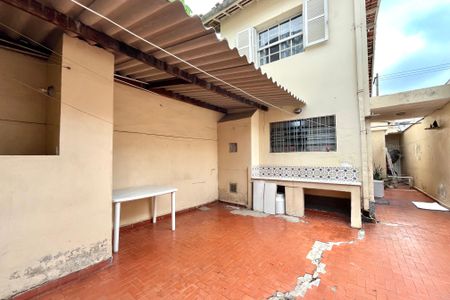 Casa à venda com 120m², 2 quartos e 2 vagas Casa à venda com 120m², 2 quartos e 2 vagasQuintal
