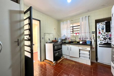 Casa à venda com 120m², 2 quartos e 2 vagas Casa à venda com 120m², 2 quartos e 2 vagasCozinha