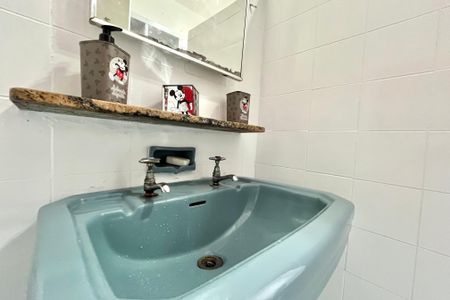 Casa à venda com 120m², 2 quartos e 2 vagas Casa à venda com 120m², 2 quartos e 2 vagasBanheiro