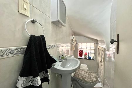 Casa à venda com 120m², 2 quartos e 2 vagas Casa à venda com 120m², 2 quartos e 2 vagasLavabo