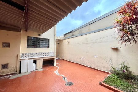 Casa à venda com 120m², 2 quartos e 2 vagas Casa à venda com 120m², 2 quartos e 2 vagasQuintal
